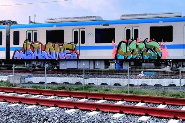 Truy xuất camera tìm đối tượng vẽ bậy lên tàu metro số 1 ở TP.HCM-2