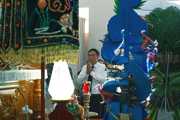 Vợ chồng NSND Lan Hương vào TP.HCM tiễn biệt NSƯT Hồng Đức Cảnh Sát Hình Sự-5