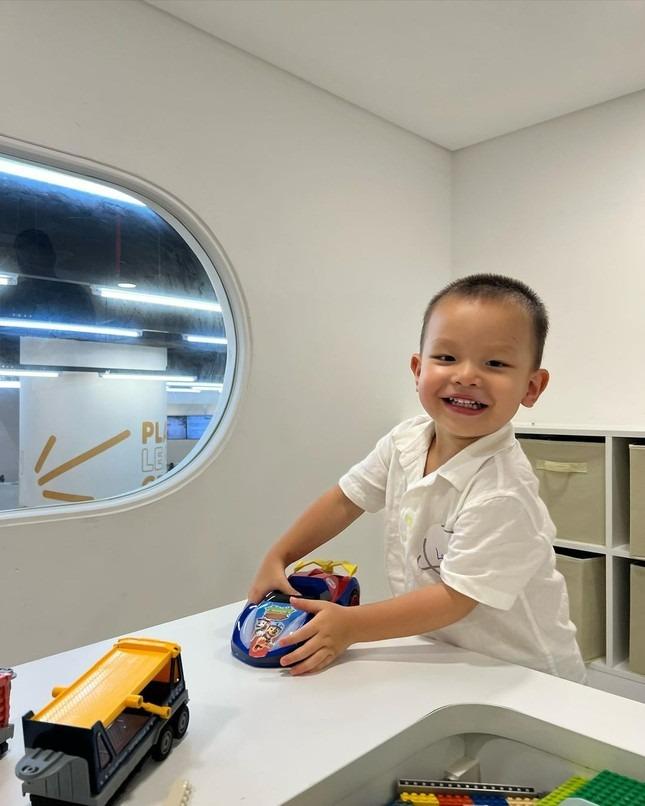 Dạy con khéo như Hồ Ngọc Hà: Lisa - Leon 2 tuổi đã tự lập, giỏi ngoại ngữ-4