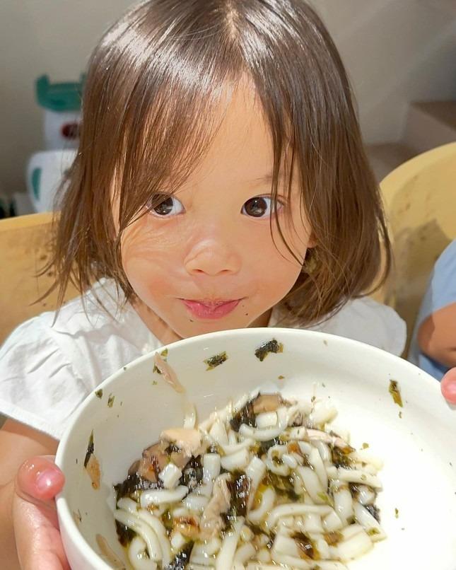 Dạy con khéo như Hồ Ngọc Hà: Lisa - Leon 2 tuổi đã tự lập, giỏi ngoại ngữ-7