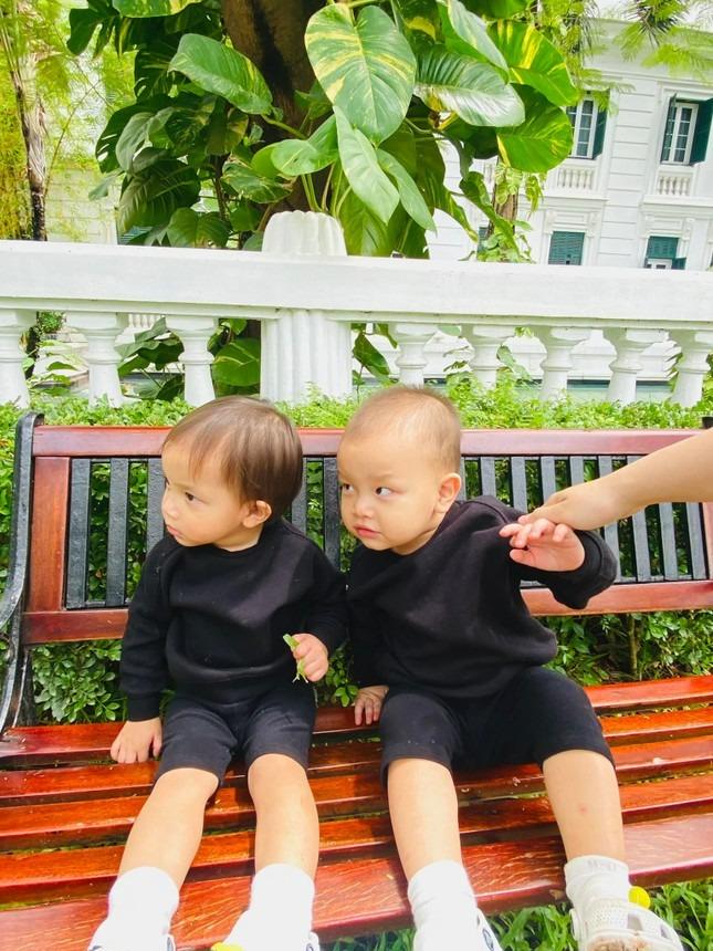 Dạy con khéo như Hồ Ngọc Hà: Lisa - Leon 2 tuổi đã tự lập, giỏi ngoại ngữ-11