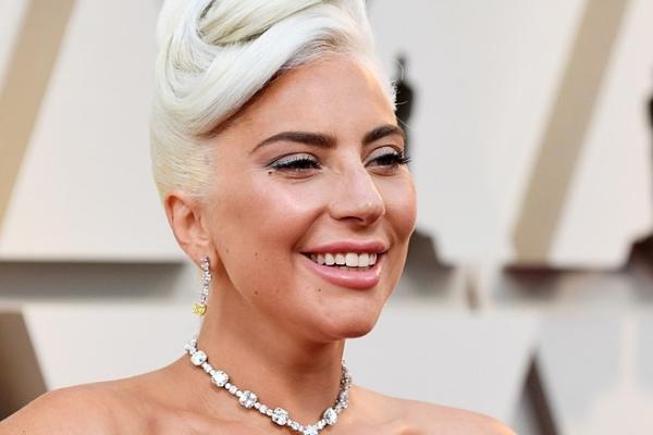Lady Gaga biến hóa độc đáo với phong cách thời trang nữ cao bồi-6