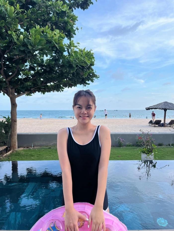 Phạm Quỳnh Anh khoe trọn vóc dáng sau 9 tháng vượt cạn-1