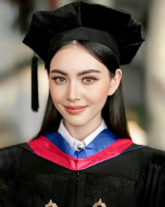 Dàn thạc sĩ xuất sắc của showbiz Thái-4