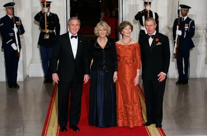 Nhìn lại tình yêu của Vua Charles và Vương hậu Camilla qua 6 cột mốc quan trọng-5