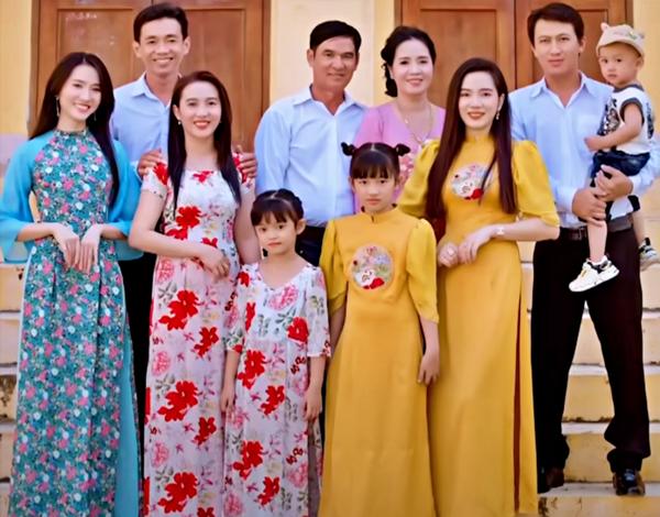 Hôn nhân sóng gió của cặp đôi cưới nhau sau 27 ngày quen-4