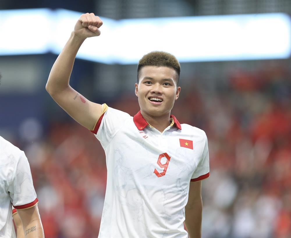 Hành động đặc biệt HLV Troussier với cầu thủ U22 Việt Nam phản lưới nhà-7