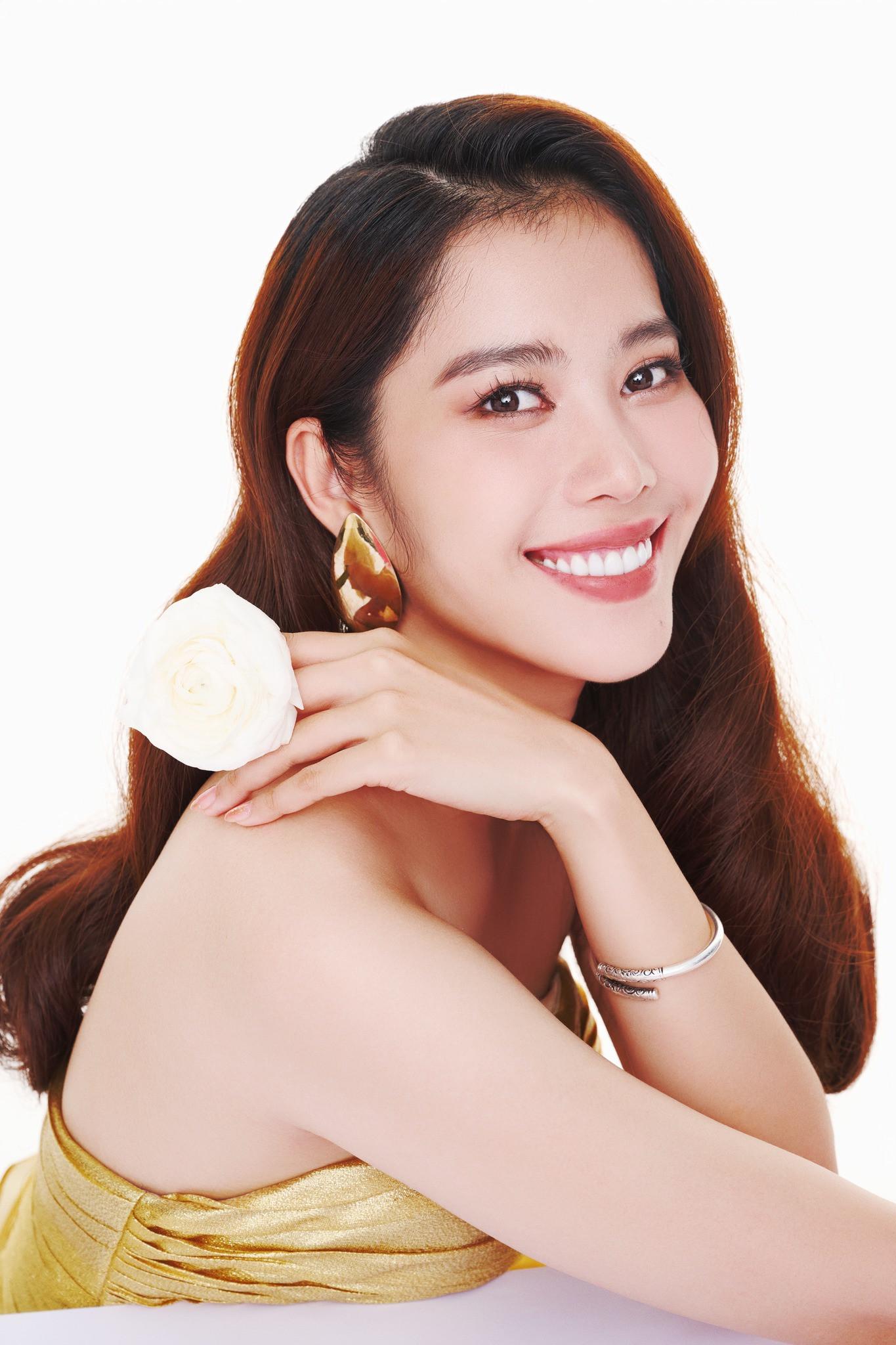 Nam Em khoe vẻ đẹp rạng rỡ sau loạt hình lùm xùm xuống sắc-2