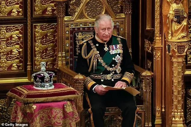 Bạn thân cố Nữ vương Elizabeth II tiết lộ lá thư báo trước vấn đề Vua Charles III-1