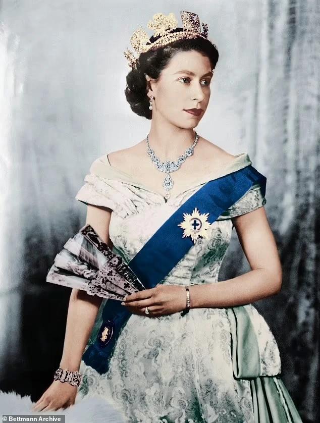 Bạn thân cố Nữ vương Elizabeth II tiết lộ lá thư báo trước vấn đề Vua Charles III-3
