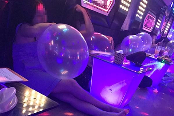 Giá xăng giảm mạnh, có loại giảm hơn 1.300 đồng/lít-2