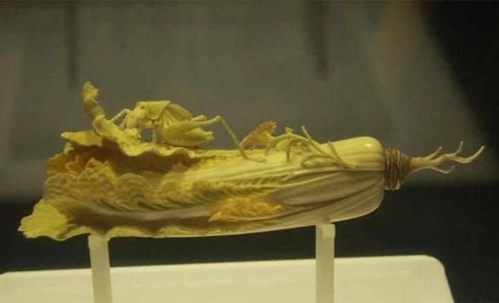 Cuốc đất đụng cây rau bán đầy chợ, lão nông không ngờ lại là bảo vật-1