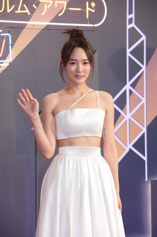 Hậu trường cảnh tình ái của nữ trợ lý 25 tuổi với sao nam U60-6