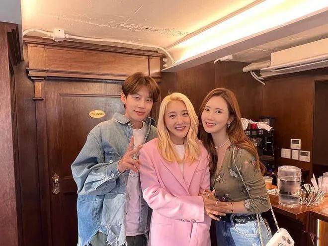 Những khách mời đầu tiên trong đám cưới Lee Da Hae - Se7en-5