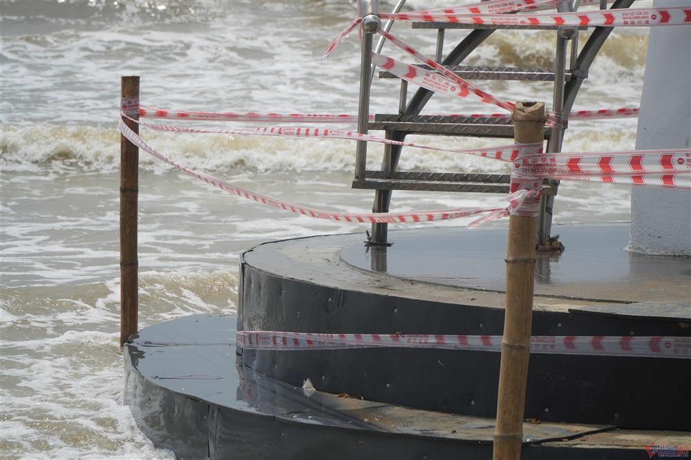 Thanh Hóa nói gì về bàn tay đinh vít ‘bẫy’ du khách trên bãi biển?-6