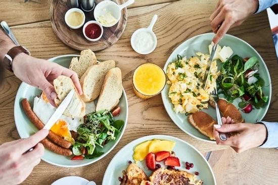 5 thói quen ăn uống âm thầm 'phá hủy' cơ thể, tim, gan kiệt quệ