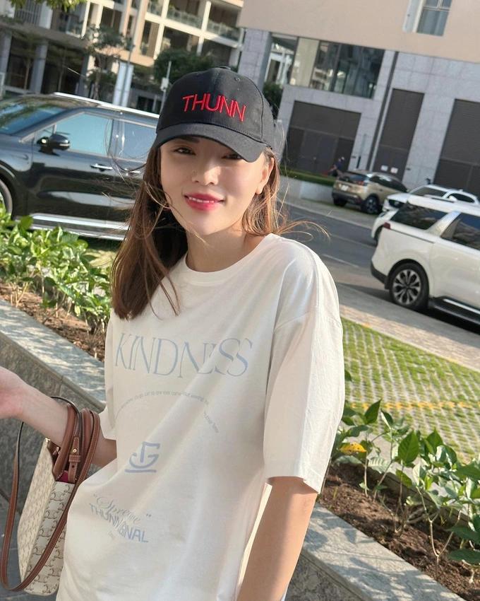 Hoa hậu Kỳ Duyên tuổi 26: Ngoại hình nóng bỏng, là tay chơi hàng hiệu