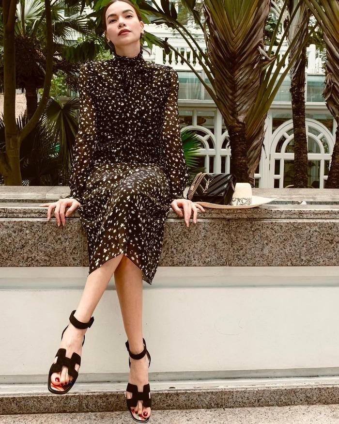 Sao Việt diện sandal với 10 kiểu trang phục để tôn dáng tối ưu-3