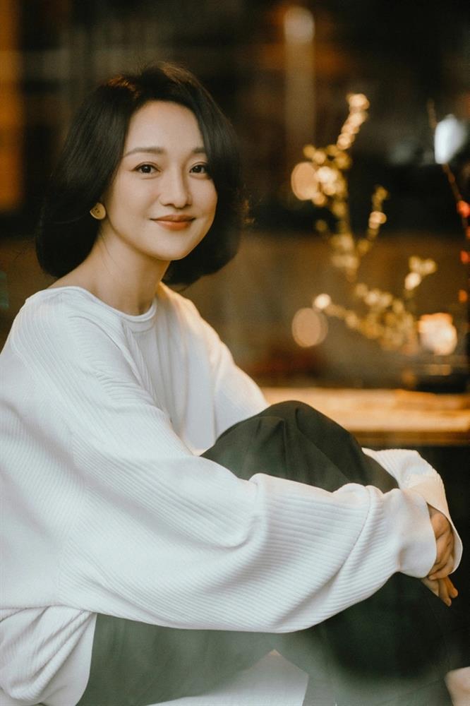 Tình yêu đẹp với phi công kém 13 tuổi khiến Châu Tấn trẻ trung rạng rỡ-4