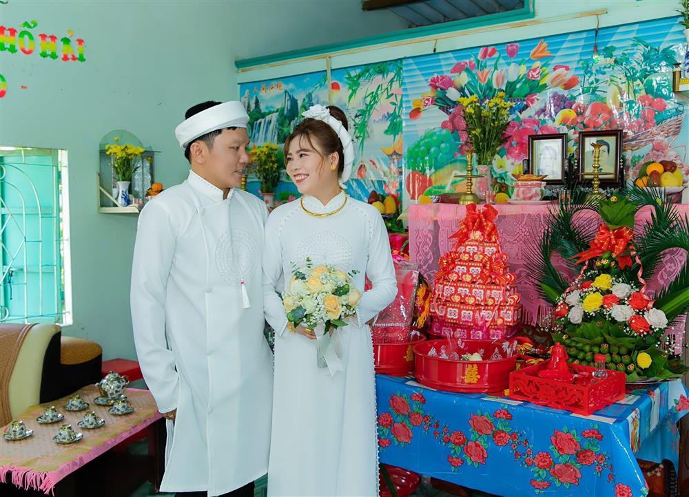 Cặp đôi Bạn muốn hẹn hò không bấm nút tìm hiểu nhưng bất ngờ thông báo kết hôn-4