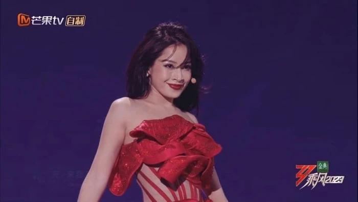 Netizen Việt - Trung tranh cãi về makeup của Chi Pu tại Đạp Gió 2023-1