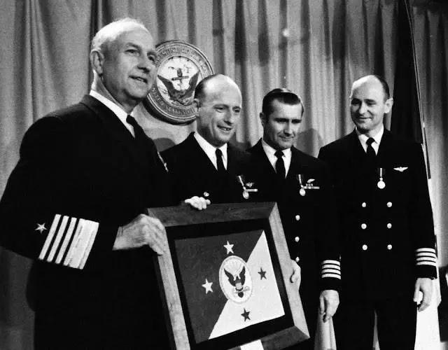 Căn bệnh lạ ảnh hưởng đến tất cả những người từng đặt chân đến Mặt Trăng-4