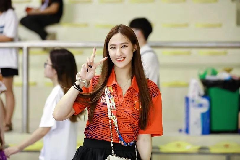 Danh tính VĐV nhảy cầu đang được cư dân mạng tìm kiếm-4