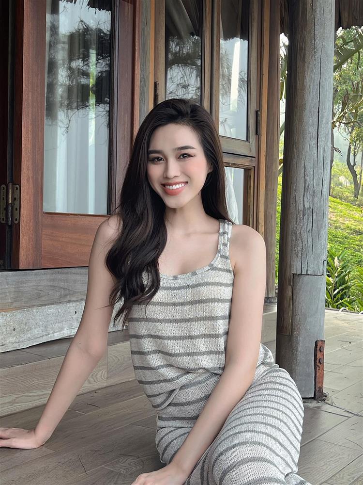 Gu thời trang của Đỗ Thị Hà thay đổi thấy rõ, có đẹp hơn trước kia?-3