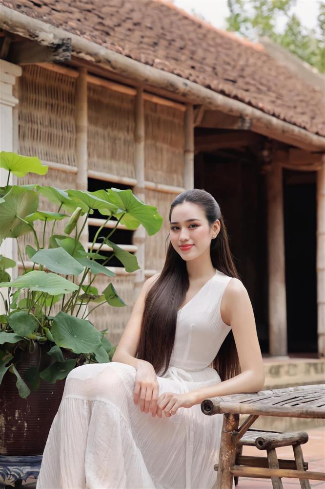 Gu thời trang của Đỗ Thị Hà thay đổi thấy rõ, có đẹp hơn trước kia?-6