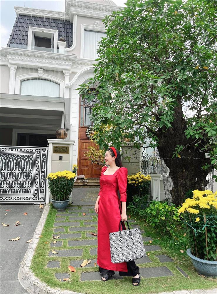 Bảo Thy sống như bà hoàng trong biệt thự rộng lớn với chồng đại gia-4