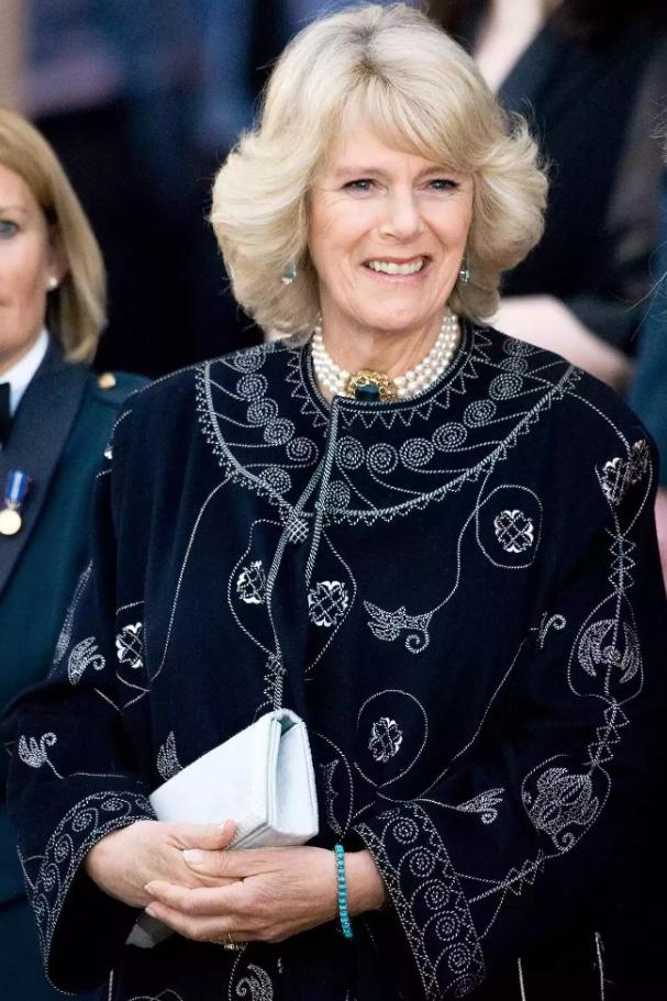 5 bí mật về phong cách thời trang của Vương hậu Camilla-5