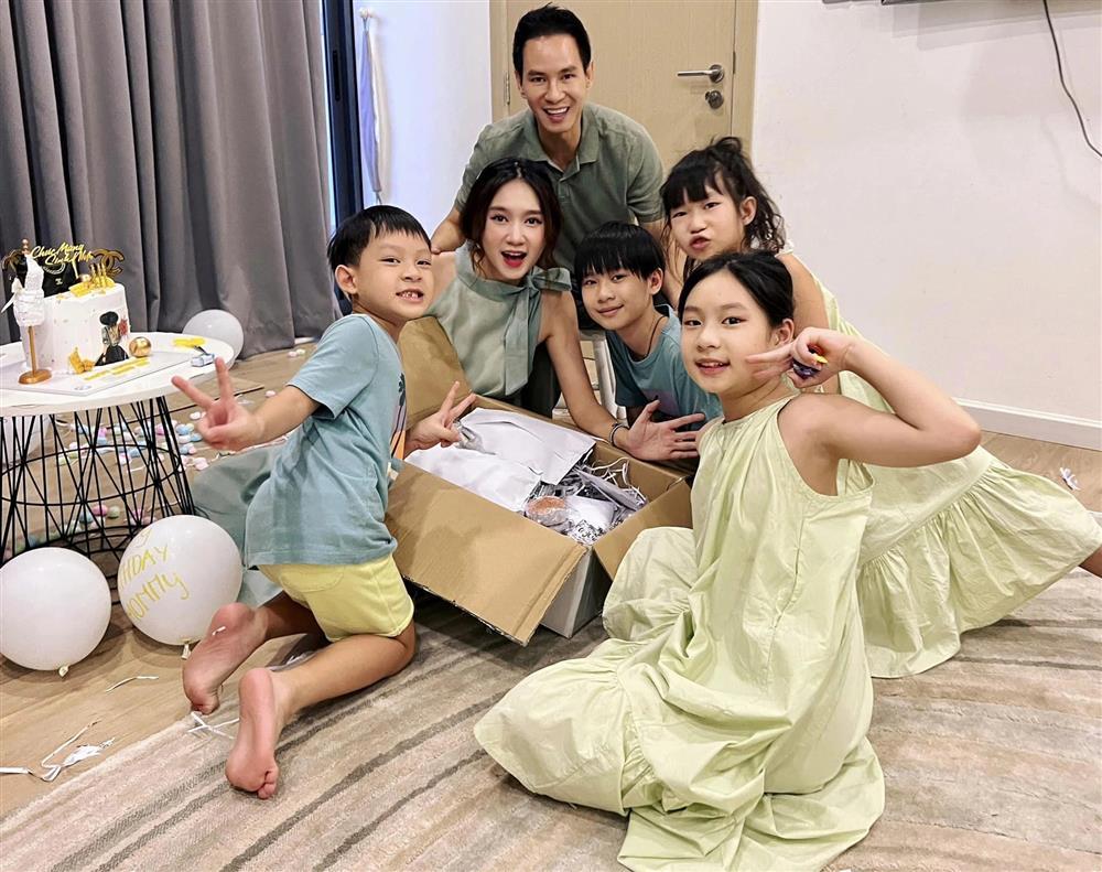 Lý Hải: Lấy vợ rồi tôi ra đường không 1 xu, tài sản lớn nhất là 4 con-2