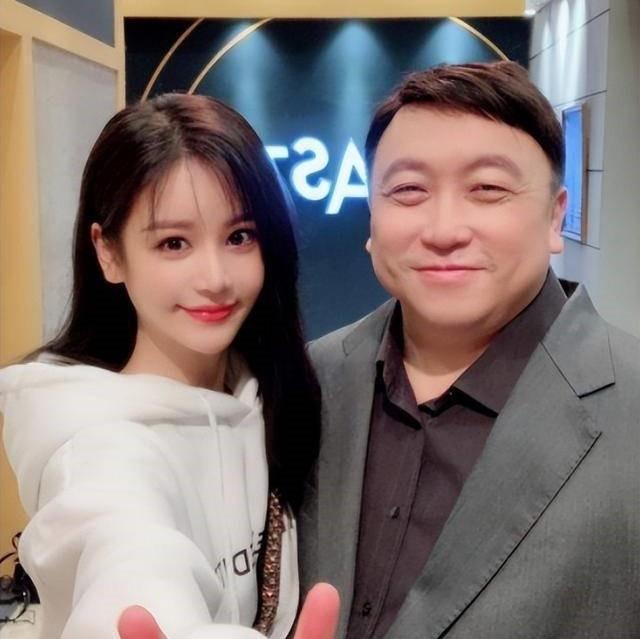 Biểu tượng gợi cảm Hong Kong thân mật với đạo diễn Vương Tinh-2