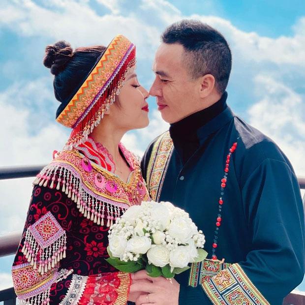 MC Hoàng Linh khoe bụng bầu bên chồng, dân mạng hỏi câu bất ngờ-1