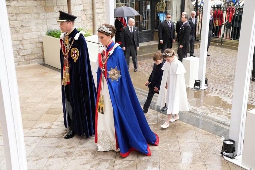Hoàng gia Anh và dàn khách mời mặc gì trong lễ đăng cơ của Vua Charles III?-6