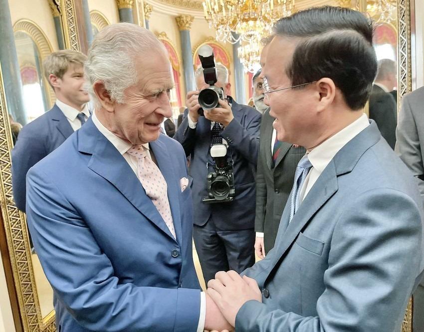 Hoàng gia Anh và dàn khách mời mặc gì trong lễ đăng cơ của Vua Charles III?-13