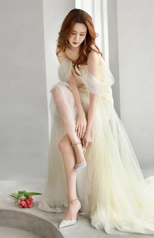 Lee Da Hae và Se7en hôn nhau say đắm trong đám cưới cổ tích-11