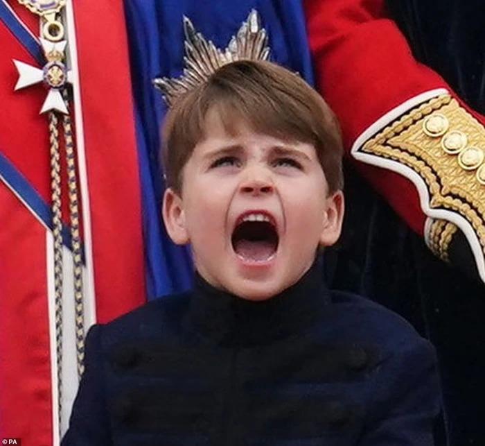 Khoảnh khắc siêu dễ thương của cháu Vua Charles trong lễ đăng quang-12