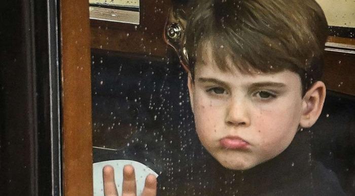 Khoảnh khắc siêu dễ thương của cháu Vua Charles trong lễ đăng quang-4