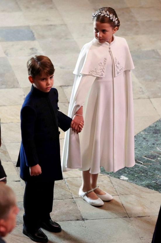 Khoảnh khắc siêu dễ thương của cháu Vua Charles trong lễ đăng quang-6