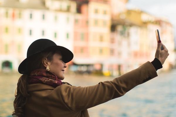 Vào khách sạn có mùi chân thối, du khách tá hỏa biết đã ngủ phòng có tử thi-2