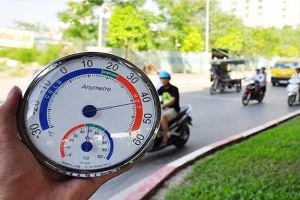 Cảm động hình ảnh chàng trai không chân Tô Đình Khánh gội đầu cho vợ-6