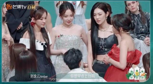 Sau tập 1 Đạp gió 2023, Chi Pu lên hot search Weibo, lọt top trending TikTok-4