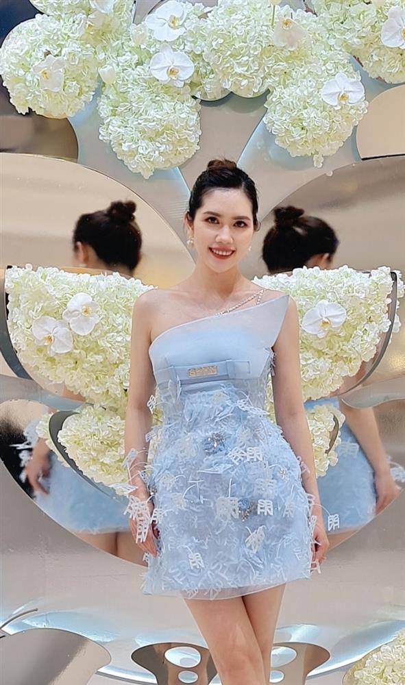 Minh Tiệp và vợ kém 13 tuổi dính như sam sau 12 năm kết hôn-5