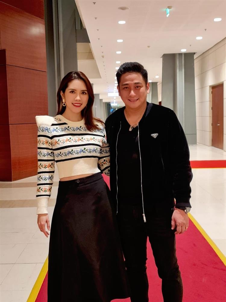 Minh Tiệp và vợ kém 13 tuổi dính như sam sau 12 năm kết hôn-8