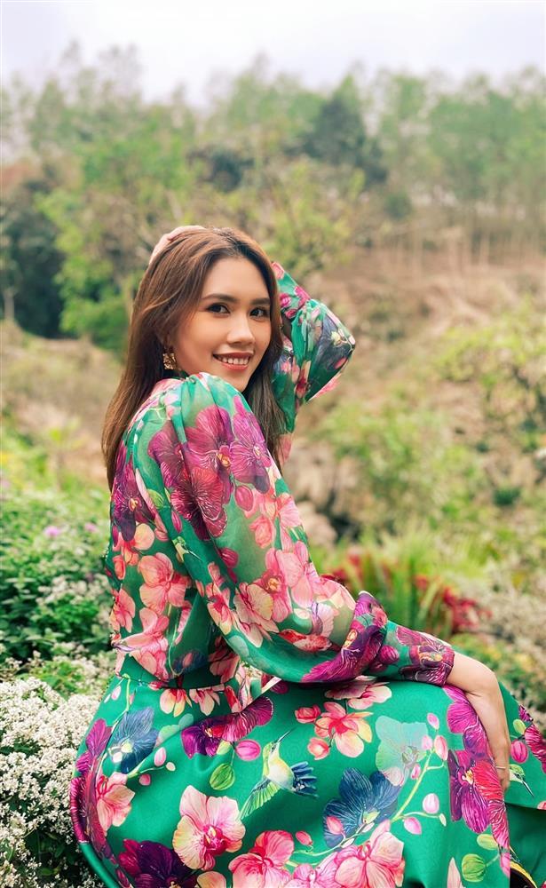 Minh Tiệp và vợ kém 13 tuổi dính như sam sau 12 năm kết hôn-12