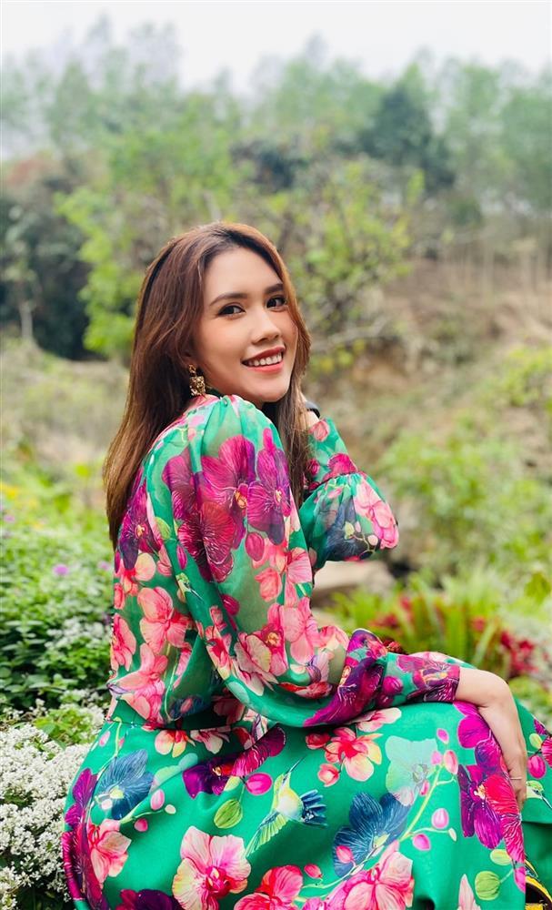 Minh Tiệp và vợ kém 13 tuổi dính như sam sau 12 năm kết hôn-13