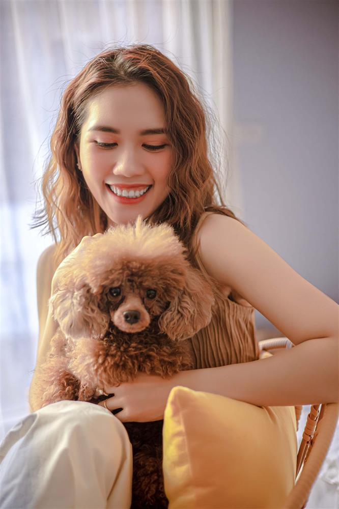 Minh Tiệp và vợ kém 13 tuổi dính như sam sau 12 năm kết hôn-19