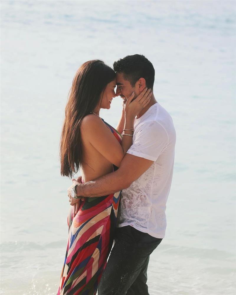 Hoa hậu Hoàn vũ Pia Wurtzbach đi chân trần trong lễ cưới-13