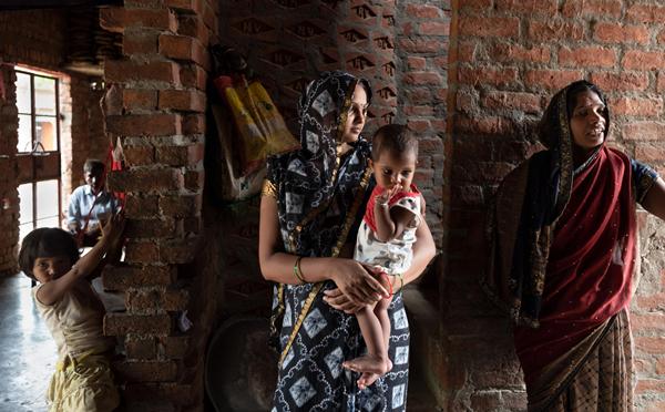 Cuộc sống ở ngôi làng không điều hòa dưới nắng nóng gần 50 độ C-5